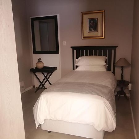 Avo Tree Guesthouse Paarl Exterior photo